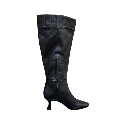 Lyla Knee High Boot (Women)
Sam Edelman
Women Regular & Wide Calf Size 7 - Picture 1 of 6